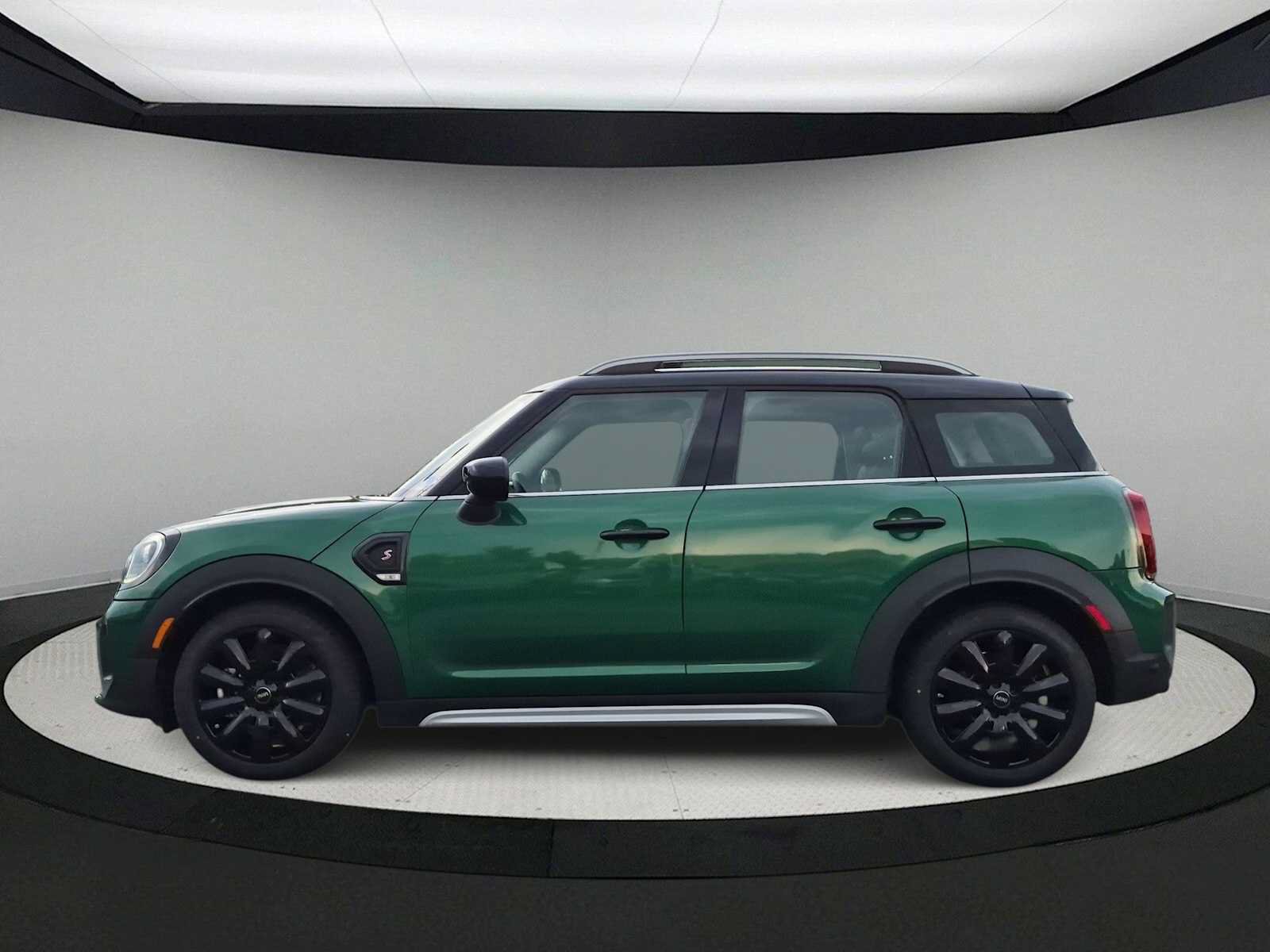 Used 2024 MINI Cooper Countryman S w/ Premium Package FWD image 5