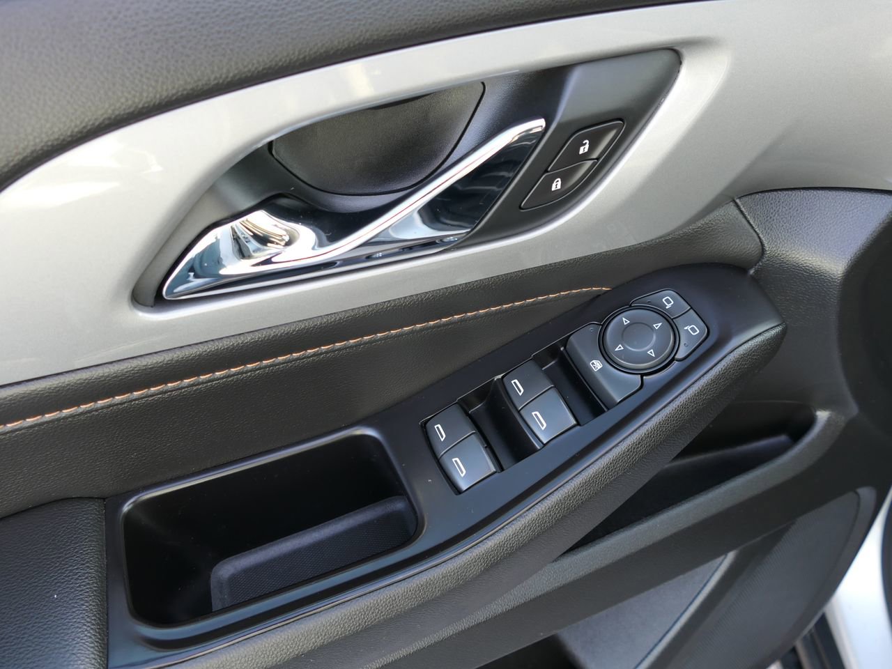 Used 2020 Chevrolet Traverse LS w/ LPO, Blackout Package image 14