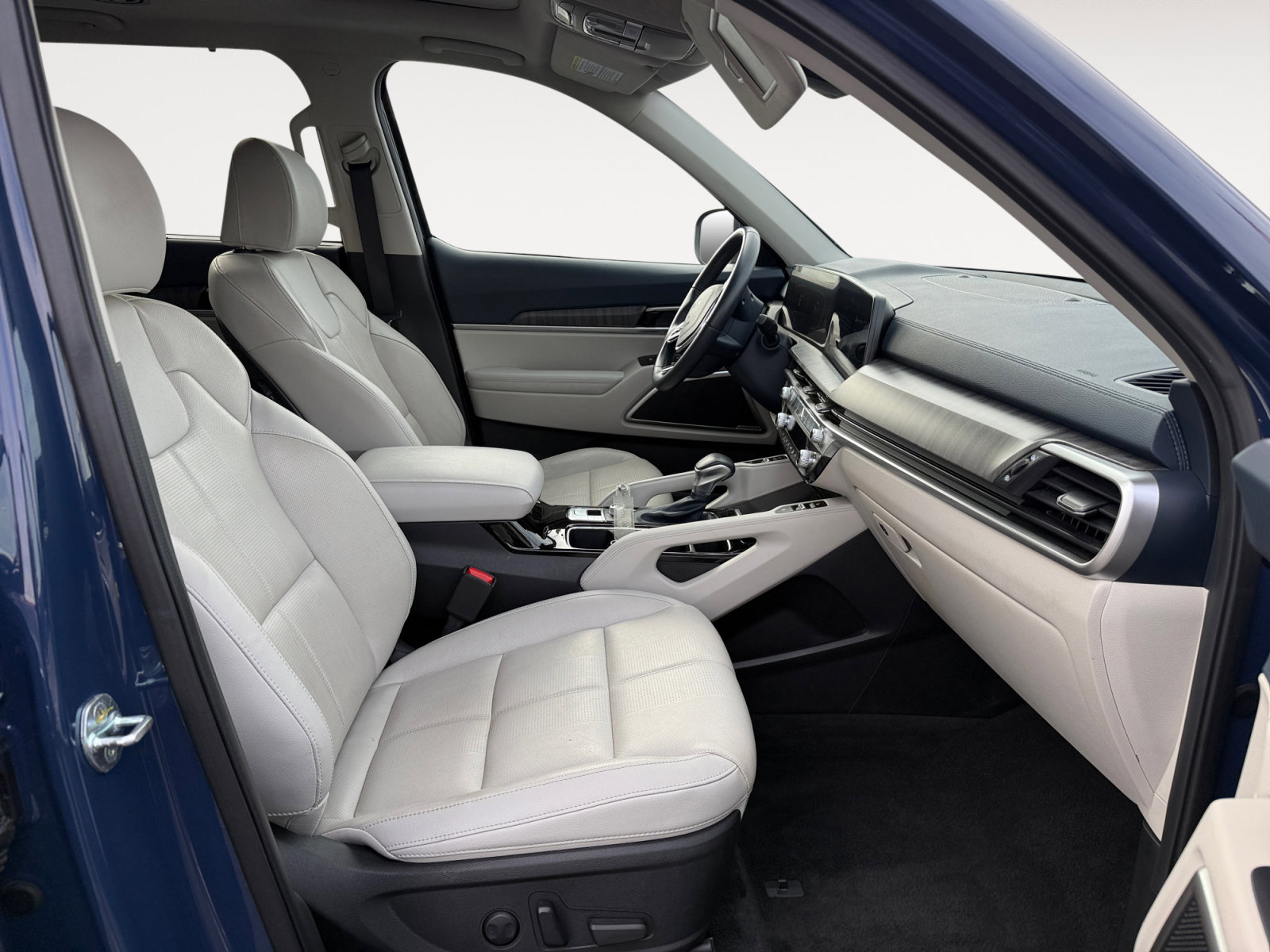 Used 2023 Kia Telluride EX image 19