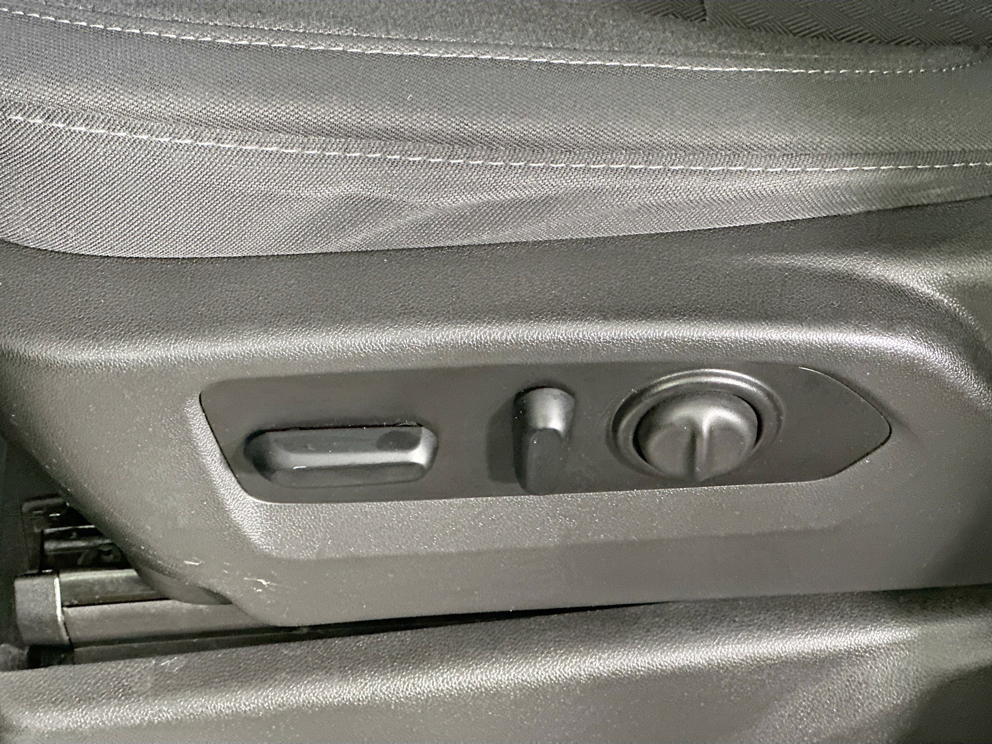 Used 2021 Chevrolet Silverado 1500 LT image 13