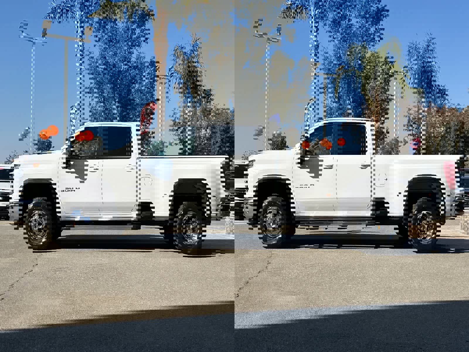 Used 2024 Chevrolet Silverado 3500 LT w/ Convenience Package image 2