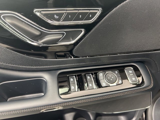 Certified 2025 Lincoln Aviator AWD image 15