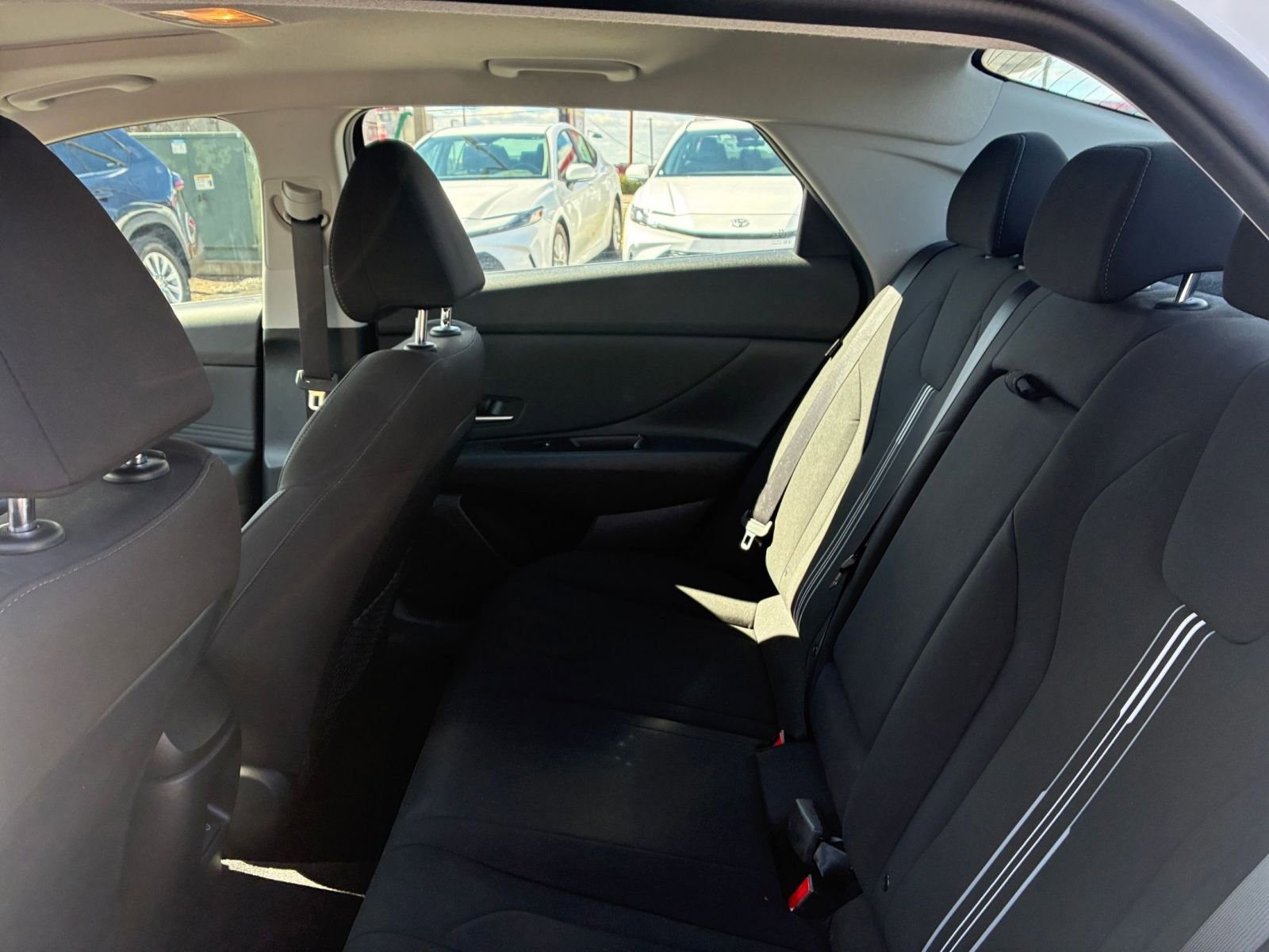 Used 2025 Hyundai Elantra SEL image 21