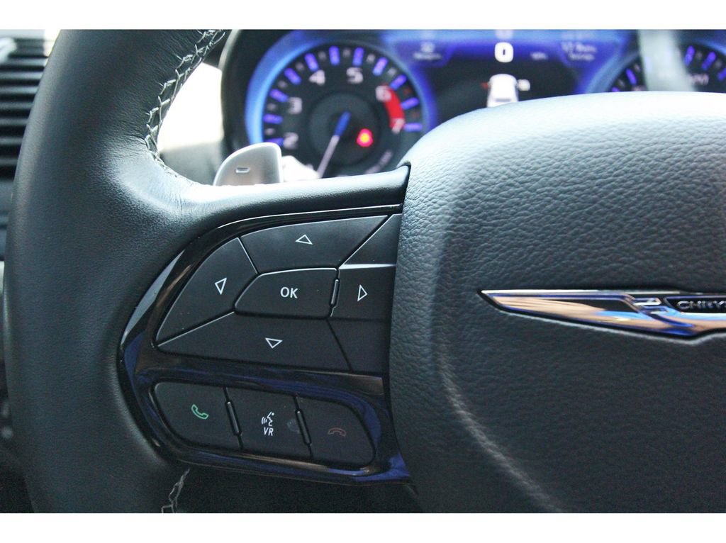 Used 2022 Chrysler 300 S w/ Comfort Group RWD image 15