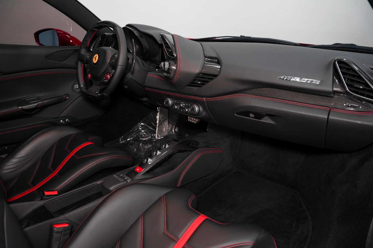 Used 2017 Ferrari 488 GTB RWD image 30
