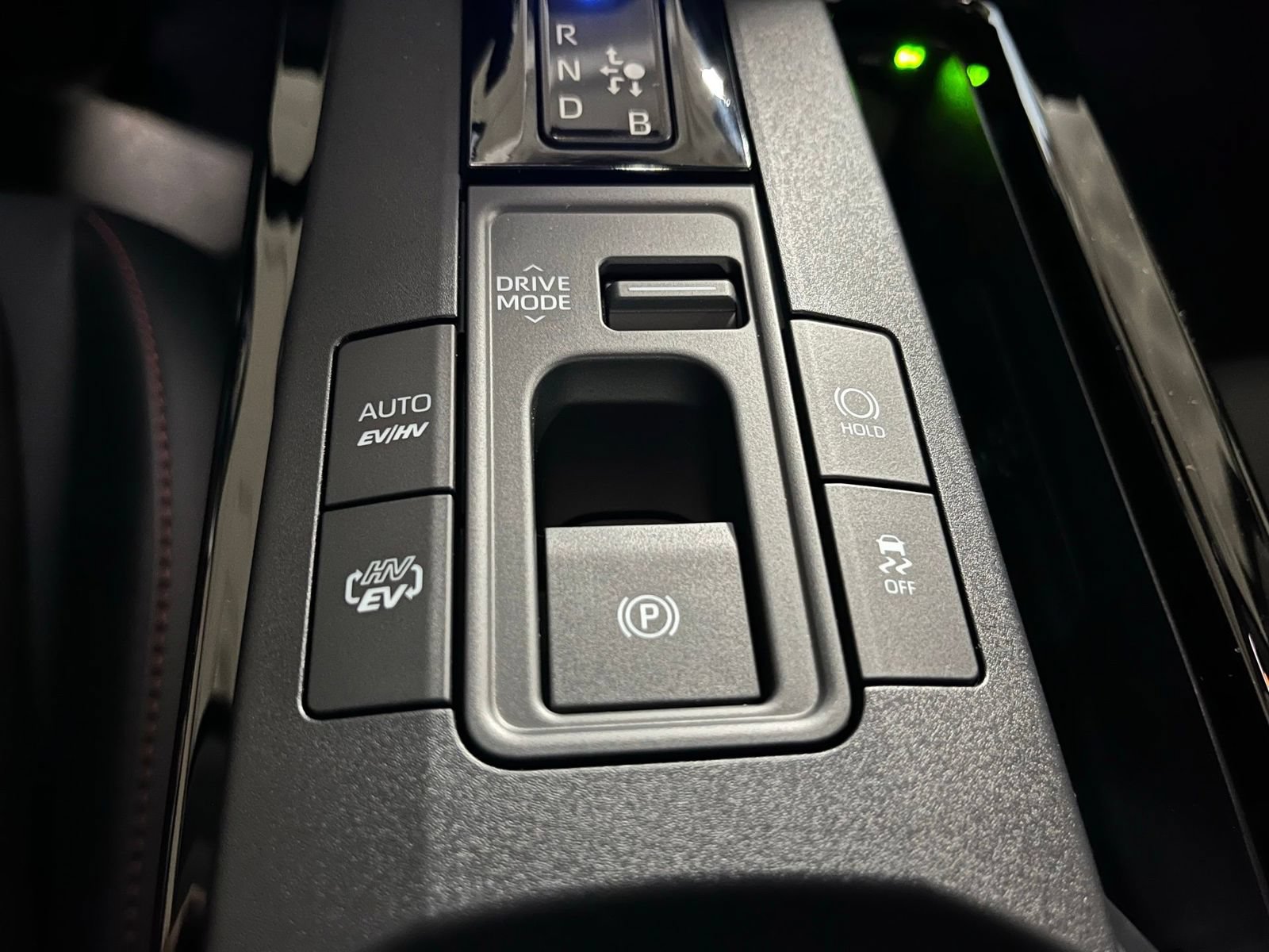 New 2026 Toyota Prius Plug-In Hybrid FWD image 27