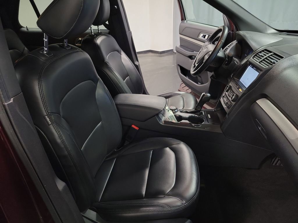Used 2019 Ford Explorer XLT w/ Equipment Group 202A image 25