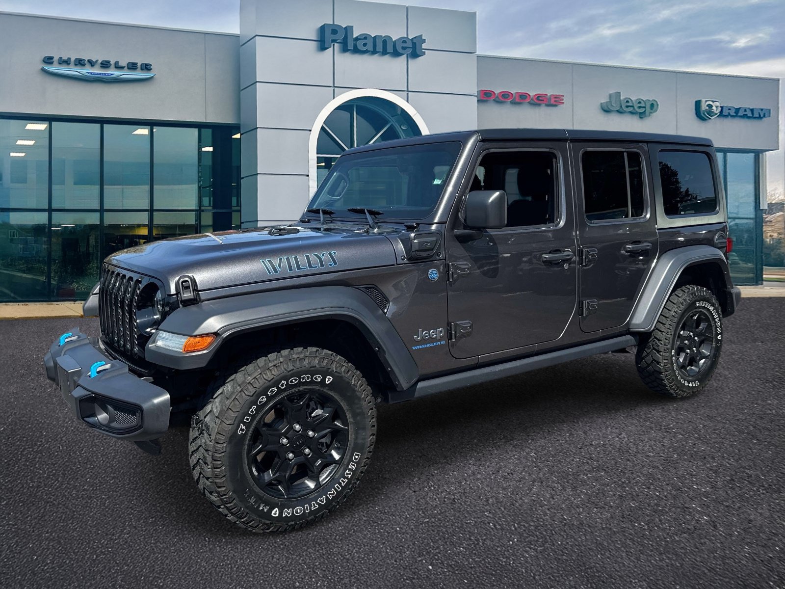 Used 2023 Jeep Wrangler Unlimited w/ Cold Weather Group AWD/4WD image 4
