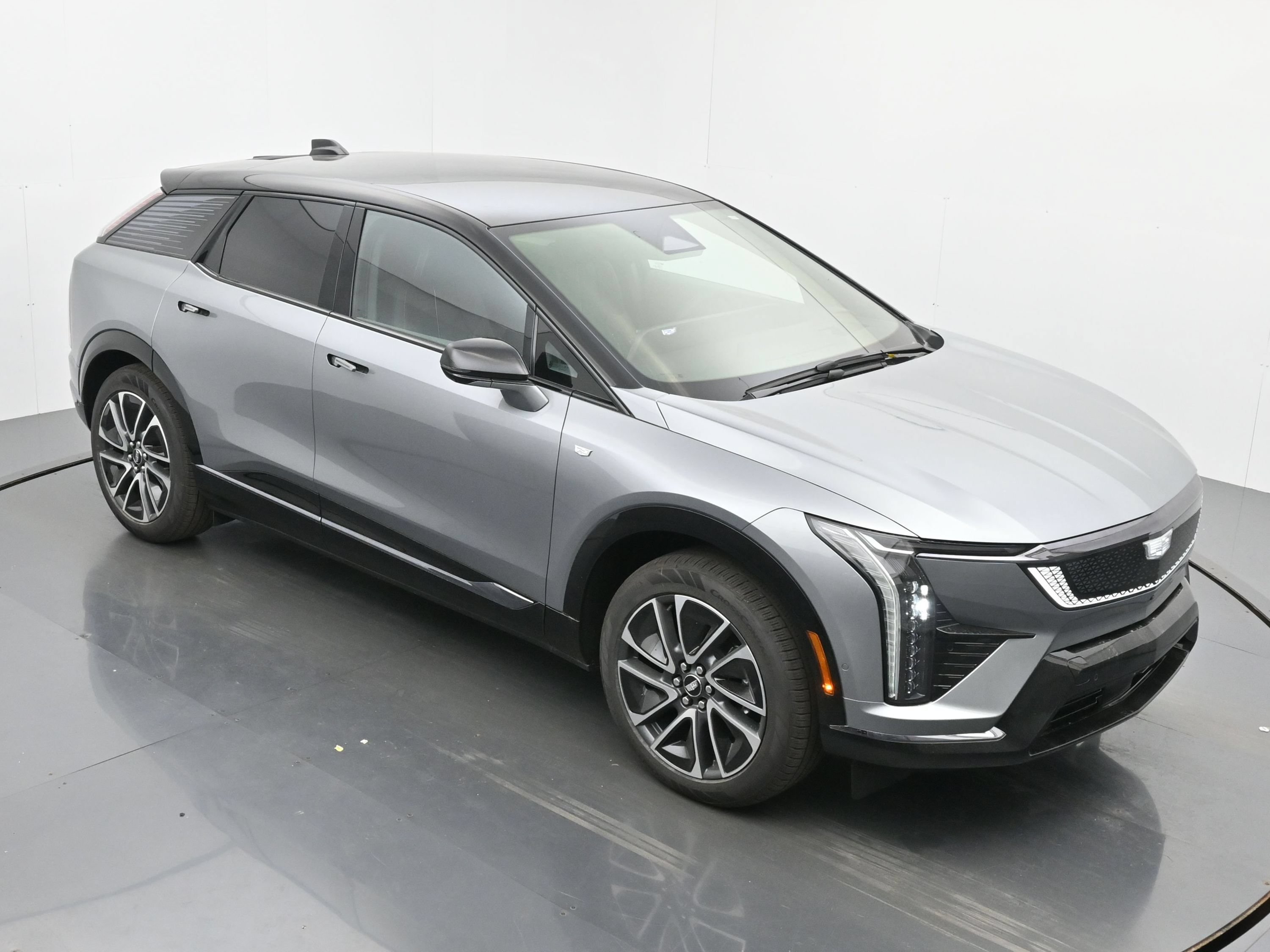 New 2026 Cadillac Optiq Sport 2 w/ LPO, Floor Liner Package AWD/4WD image 29