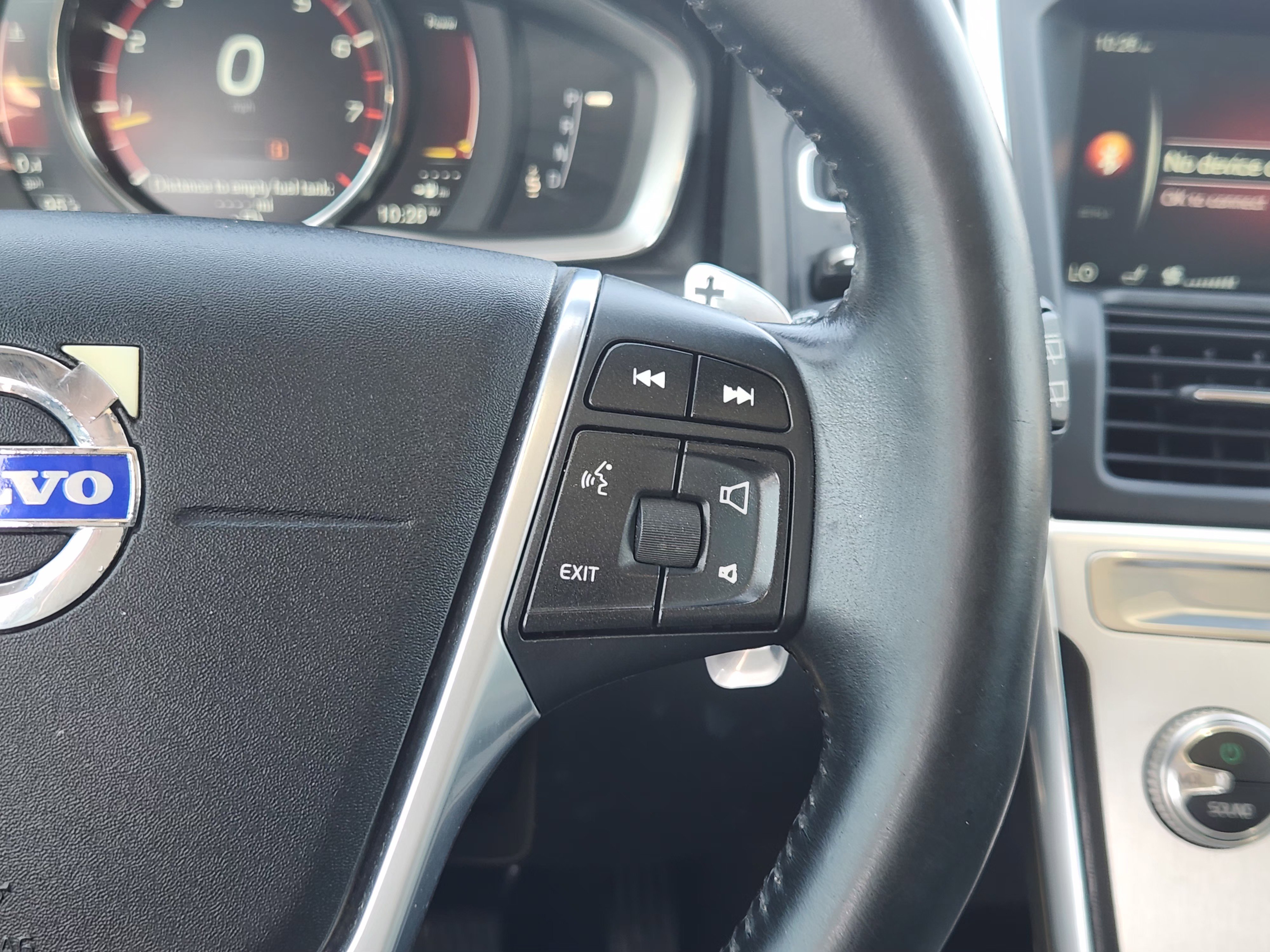 Used 2015 Volvo XC60 T6 Platinum AWD/4WD image 29