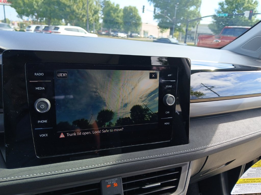 New 2027 Volkswagen Taos SE FWD image 19