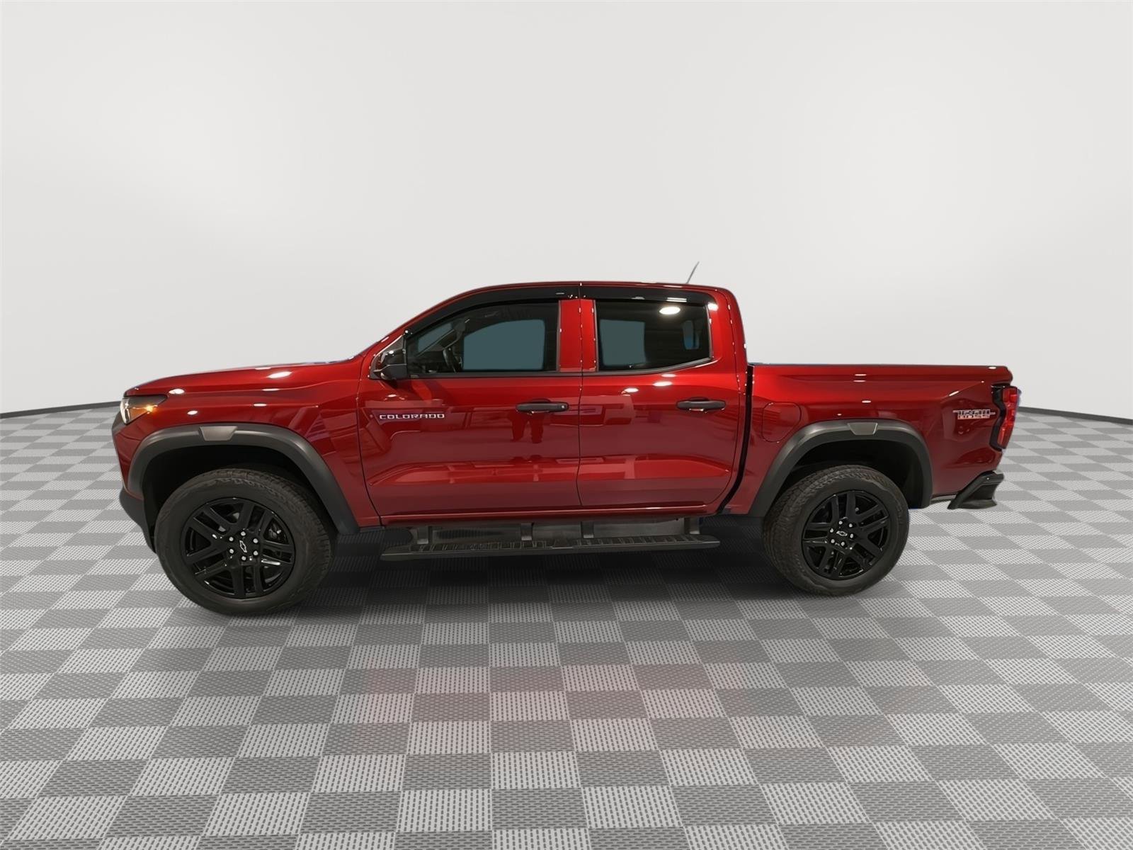 Used 2024 Chevrolet Colorado Trail Boss w/ Technology Package image 2