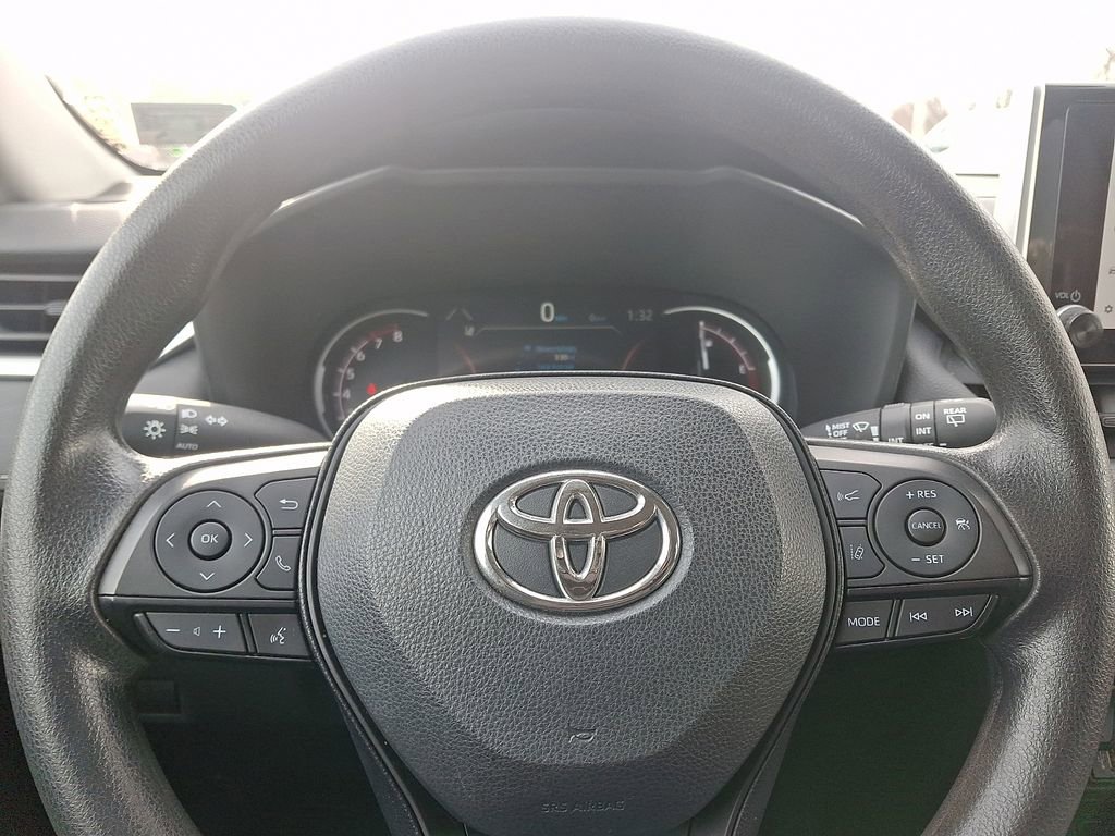 Used 2024 Toyota RAV4 XLE image 18