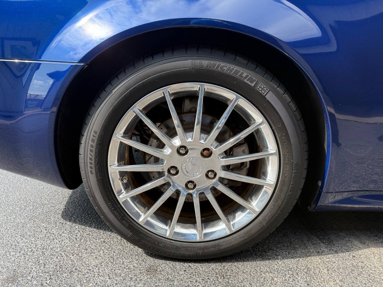 Used 2005 Cadillac XLR RWD image 30