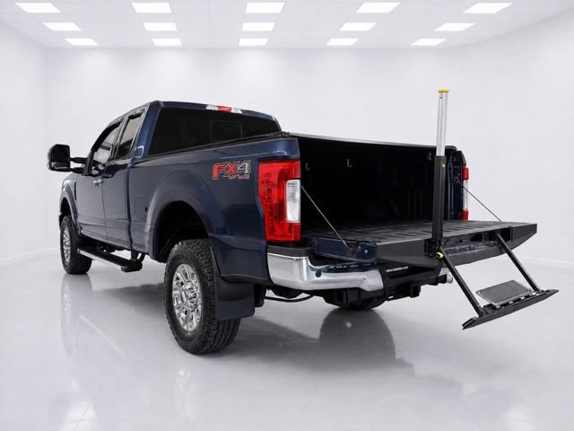 Used 2017 Ford F250 XLT w/ XLT Premium Package AWD/4WD image 7