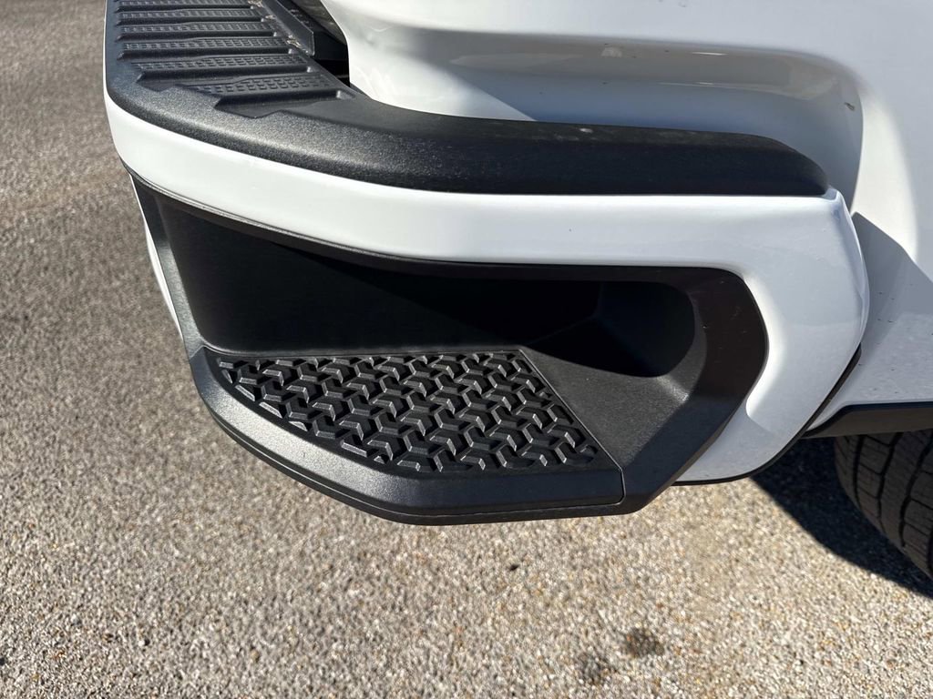 Used 2025 Chevrolet Silverado 1500 Custom image 10