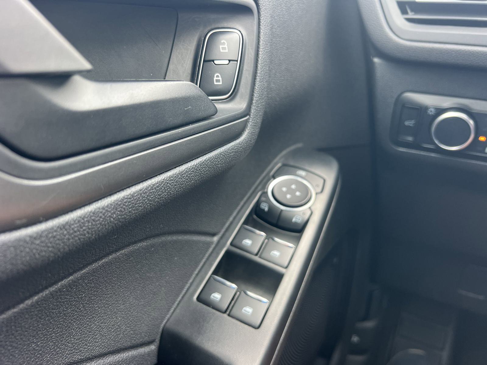 Used 2024 Ford Escape Active image 35