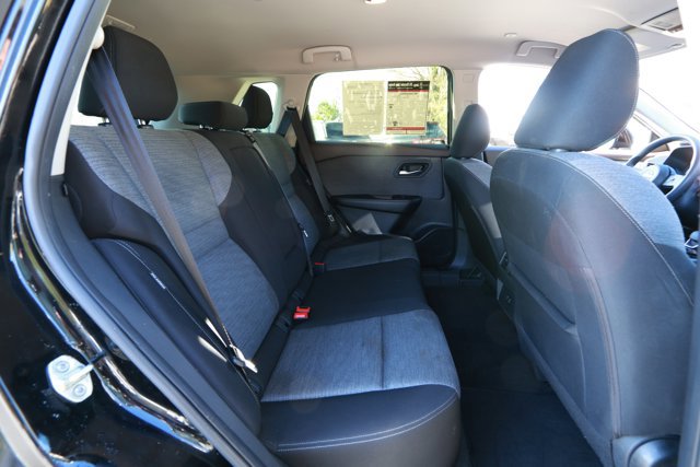 Used 2023 Nissan Rogue SV image 24