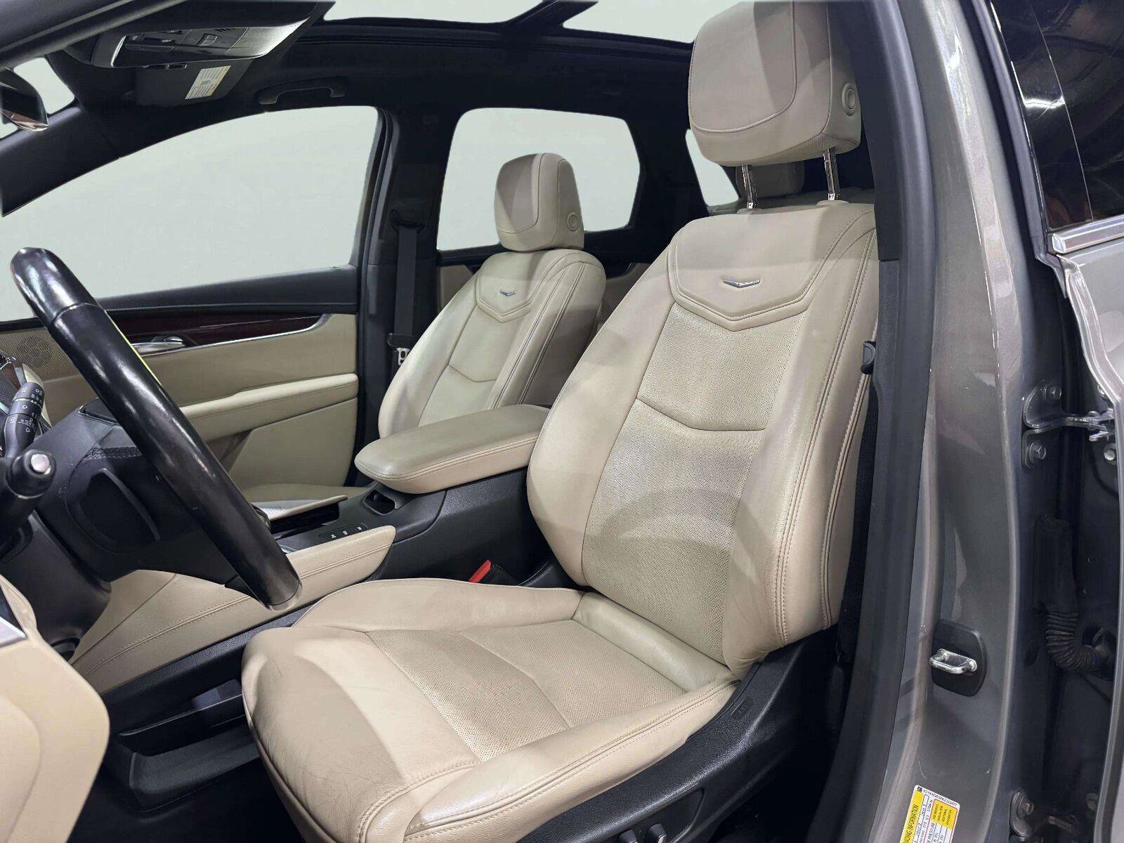 Used 2019 Cadillac XT5 Luxury AWD/4WD image 13