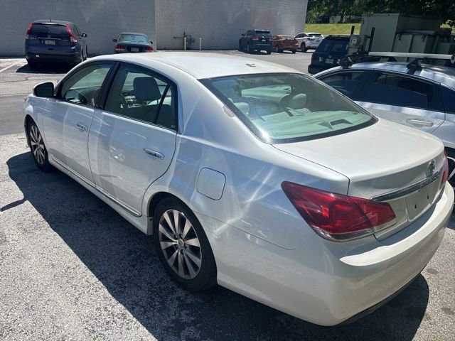 Used 2011 Toyota Avalon Limited FWD image 3