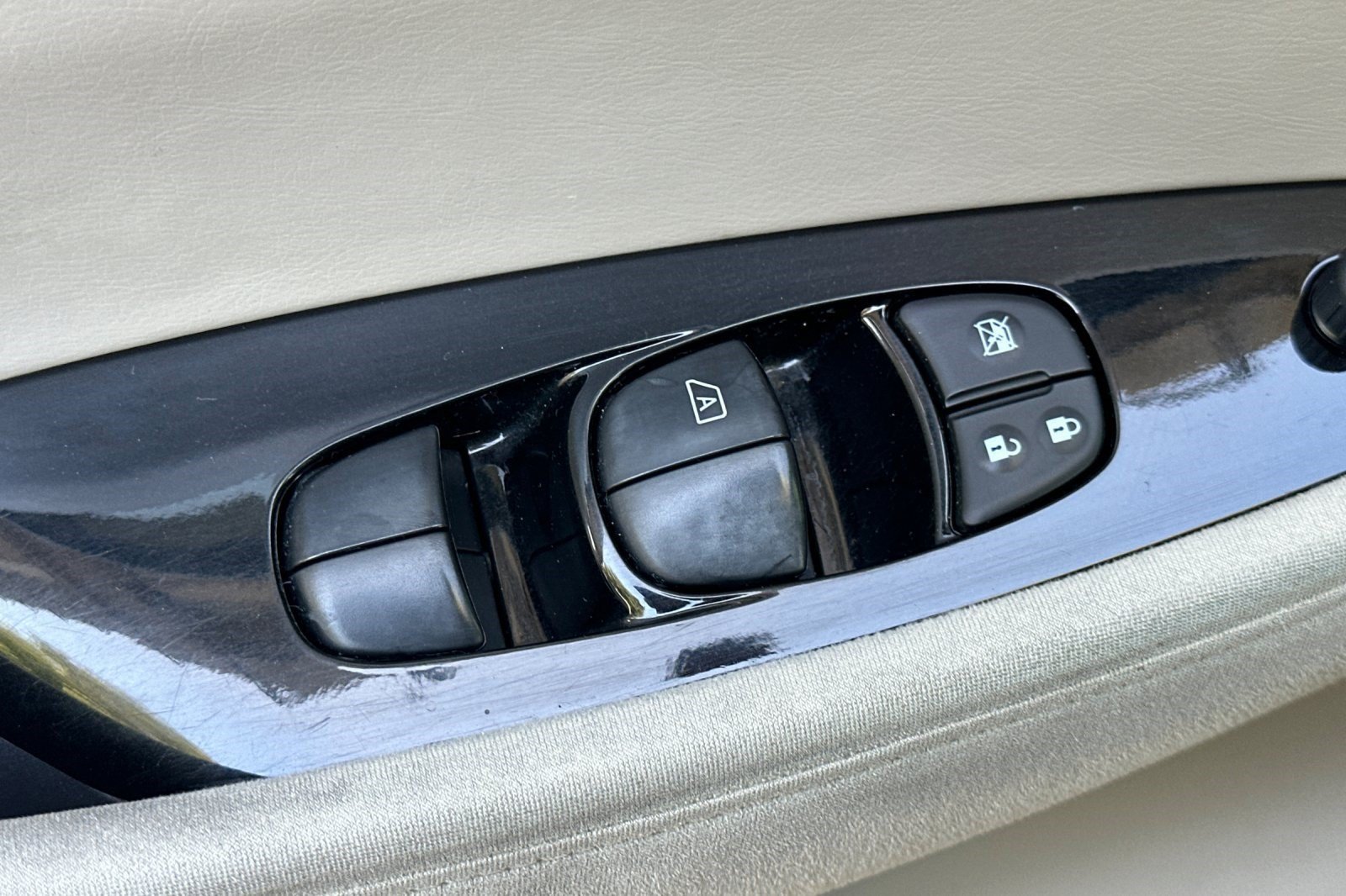 Used 2013 Nissan Leaf SV w/ LED & Quick Charge Pkg FWD image 13