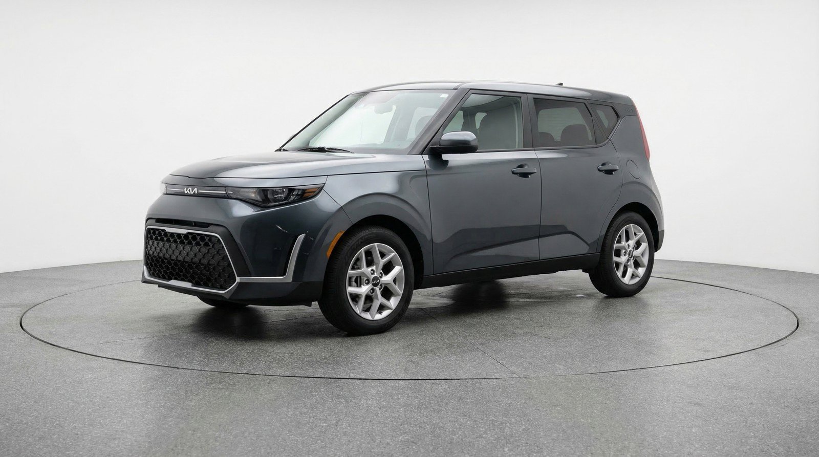 Used 2025 Kia Soul LX w/ LX Technology Package FWD image 3
