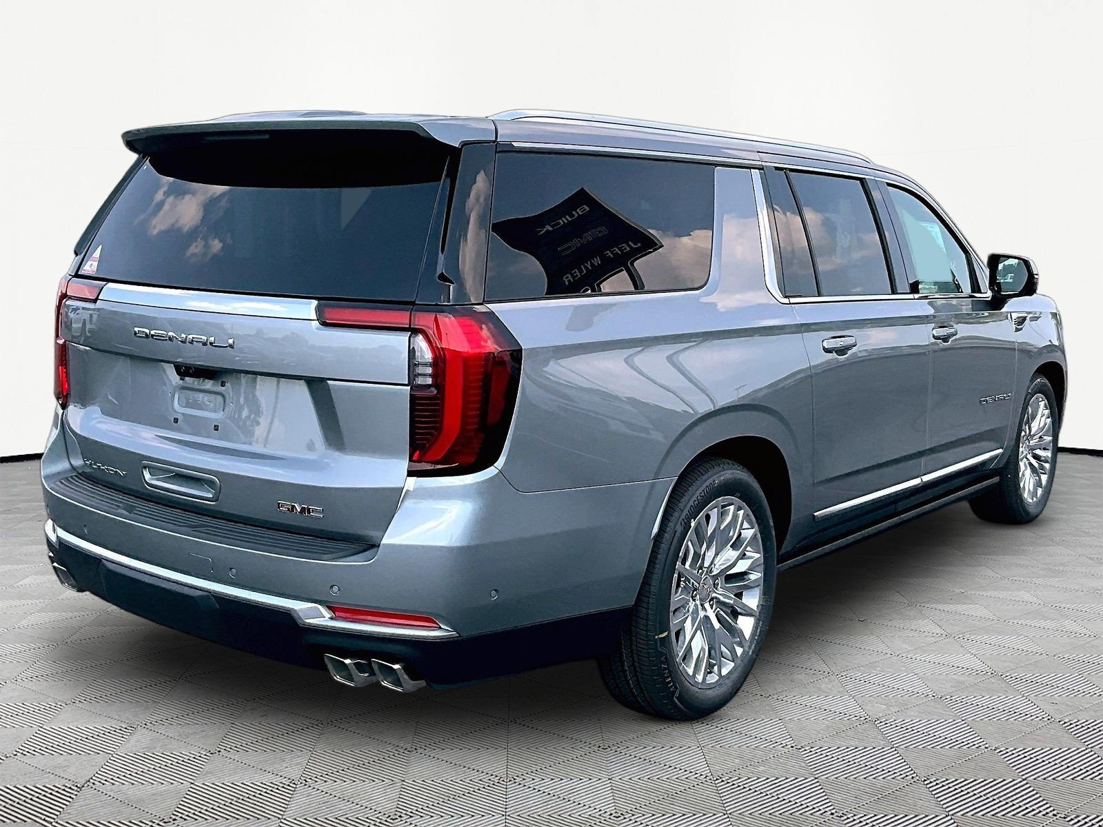 New 2026 GMC Yukon XL Denali w/ Denali Reserve Package AWD/4WD image 7