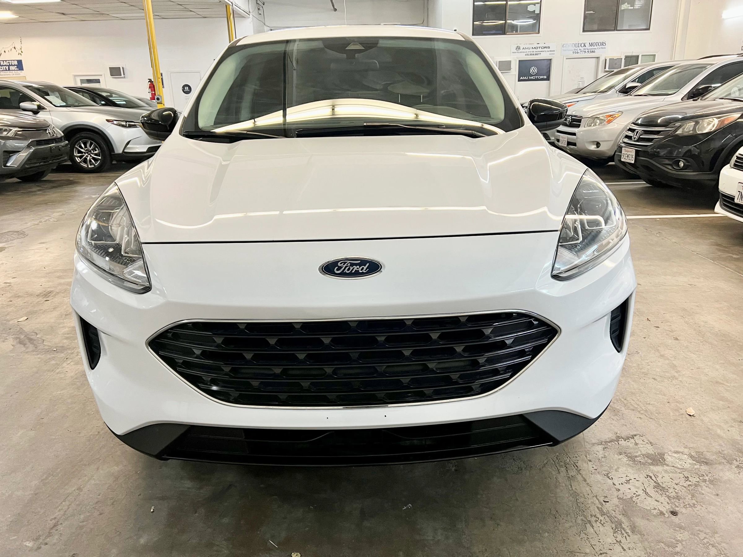Used 2021 Ford Escape SE w/ SE Sport Appearance Package image 2