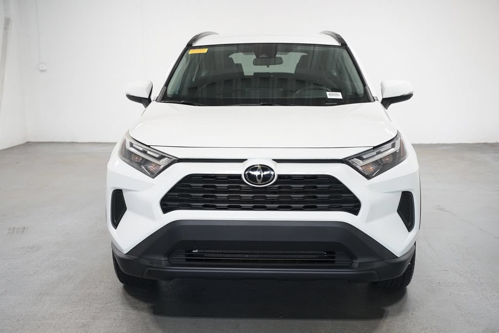 Used 2023 Toyota RAV4 XLE FWD image 2