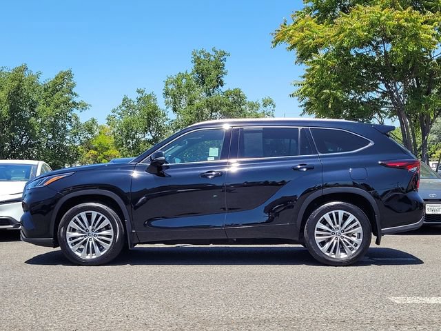 Certified 2024 Toyota Highlander Platinum AWD/4WD image 9
