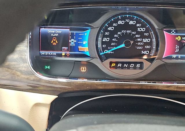 Used 2018 Ford Taurus Limited w/ Driver Assist Package FWD image 3