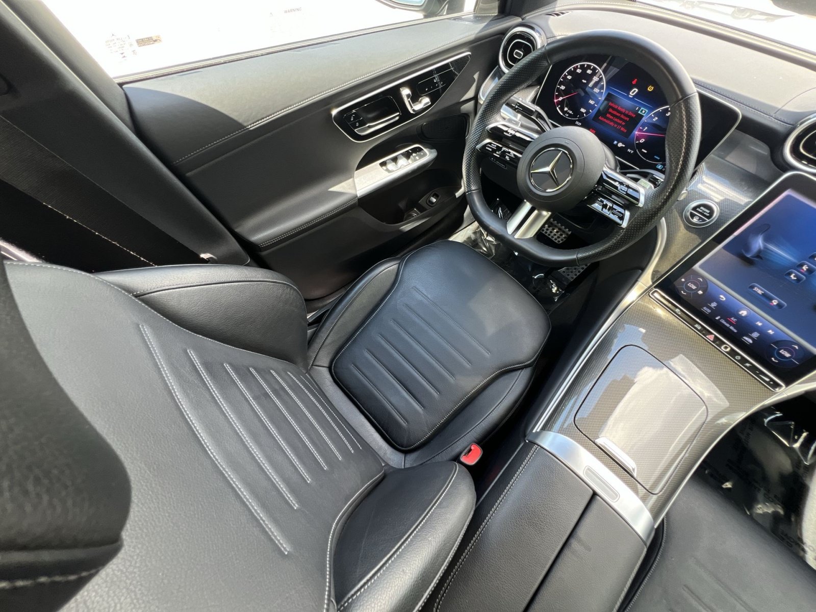 Used 2024 Mercedes-Benz GLC 300 4MATIC image 16