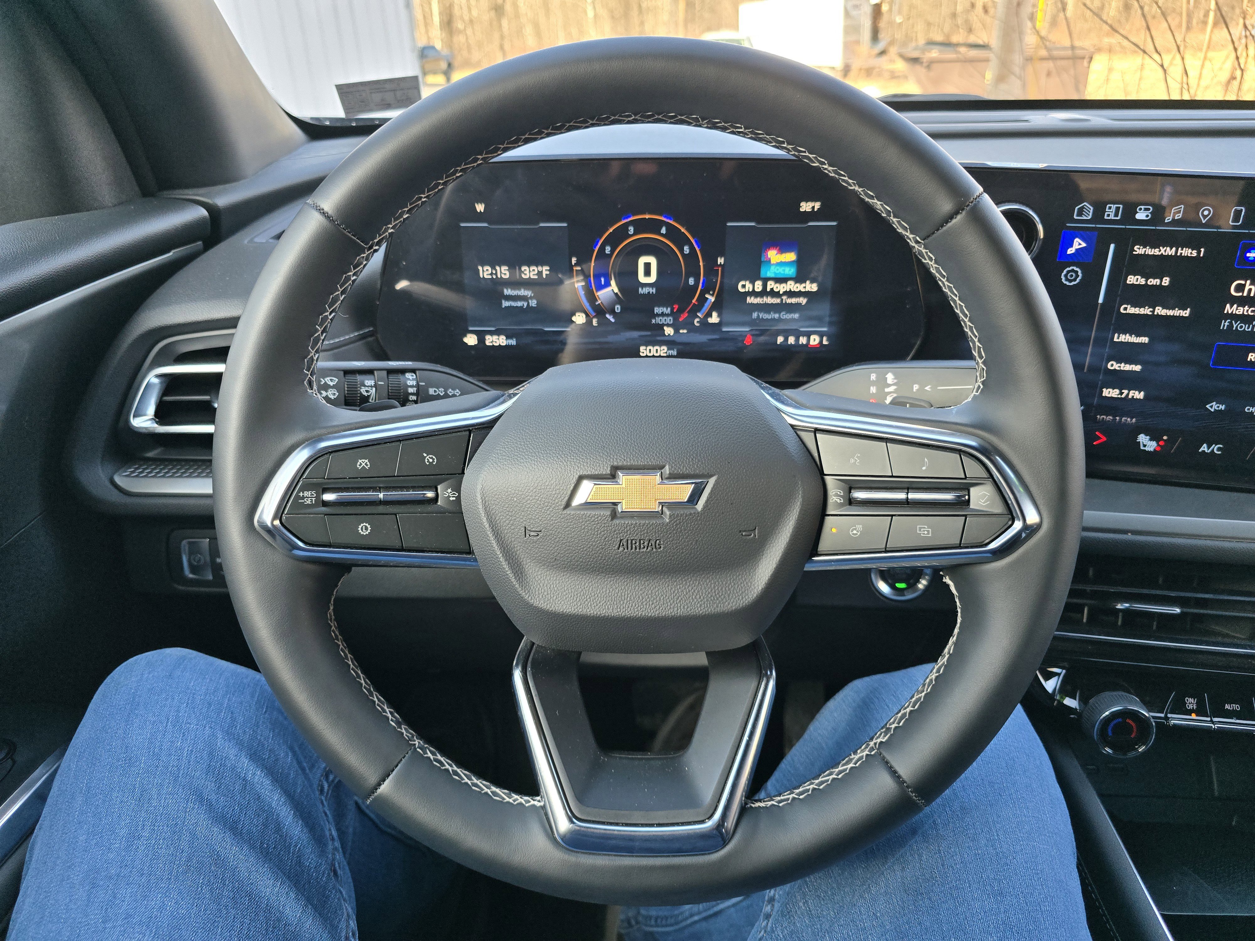 Used 2025 Chevrolet Traverse LT w/ Sun and Wheel Package image 40