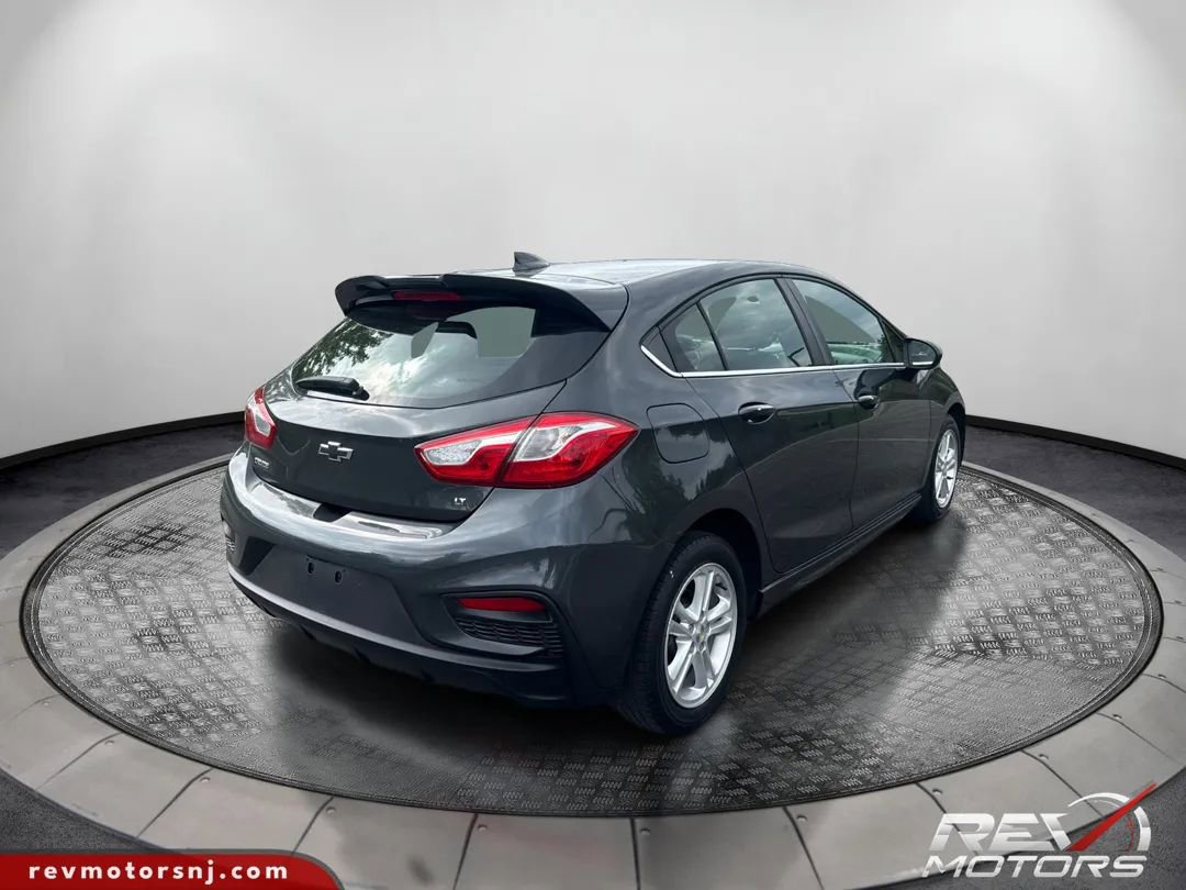 Used 2018 Chevrolet Cruze LT w/ Convenience Package FWD image 5