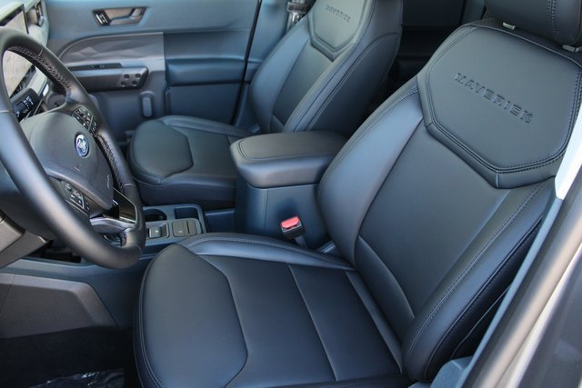 New 2025 Ford Maverick Lariat w/ Black Appearance Package image 17