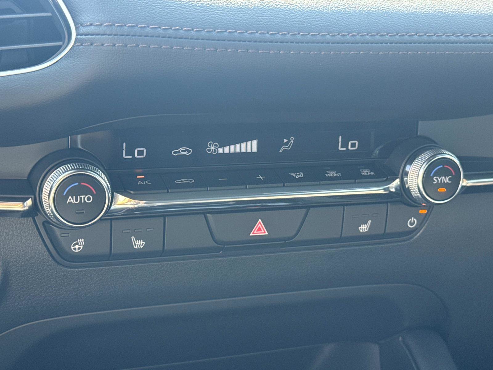 New 2026 MAZDA MAZDA3 Hatchback w/Premium Plus Pkg image 14