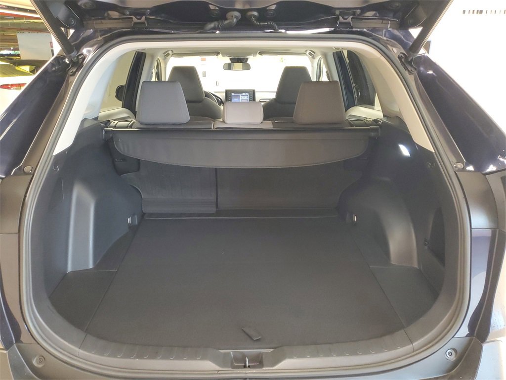 Used 2022 Toyota RAV4 XLE image 9