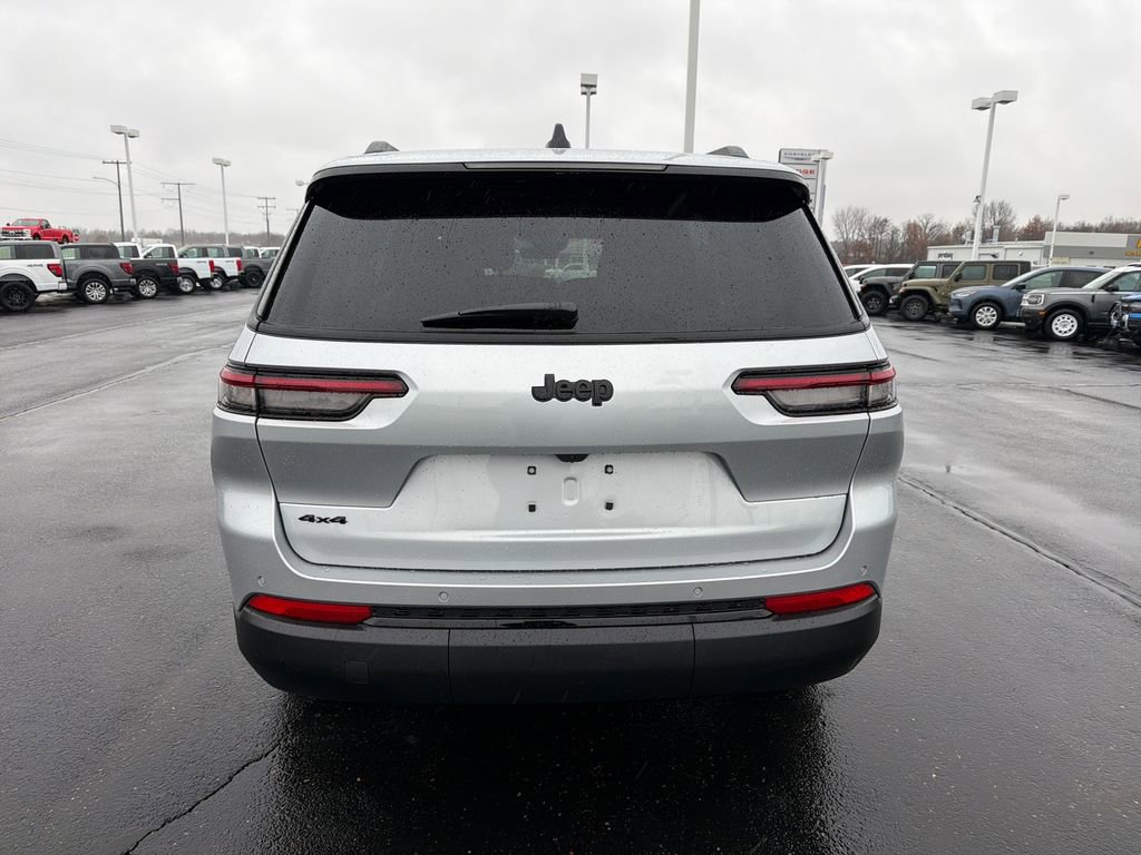 New 2025 Jeep Grand Cherokee L Altitude image 4