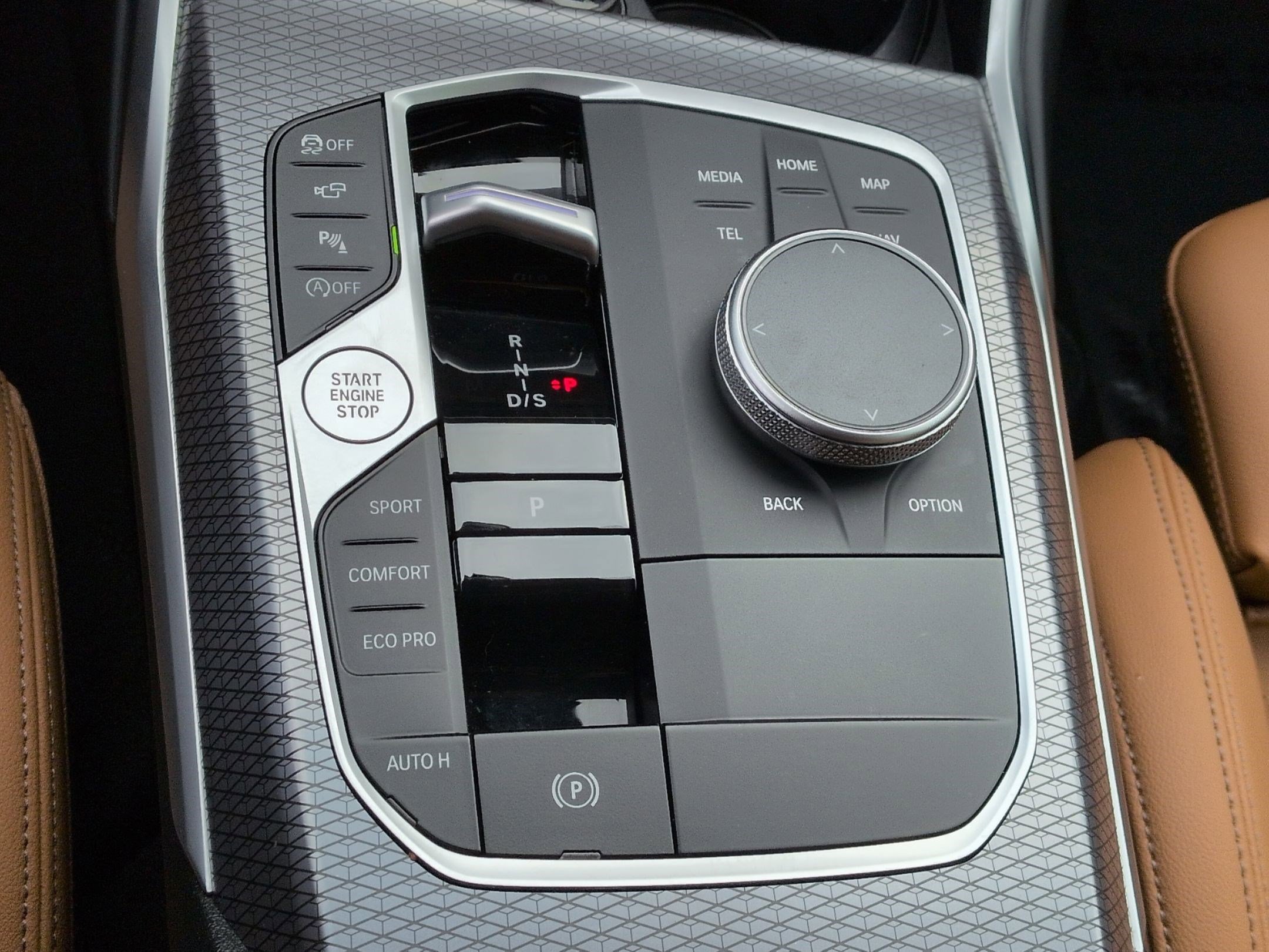 Used 2025 BMW 330i Sedan w/ M Sport Package image 26