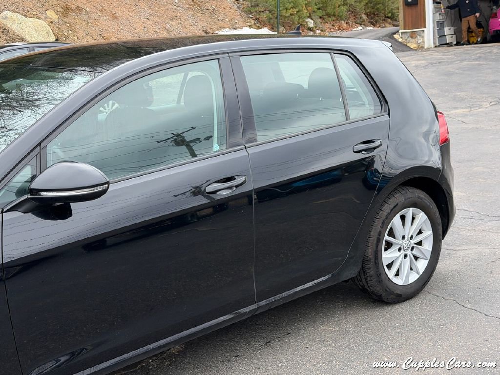 Used 2016 Volkswagen Golf S image 35