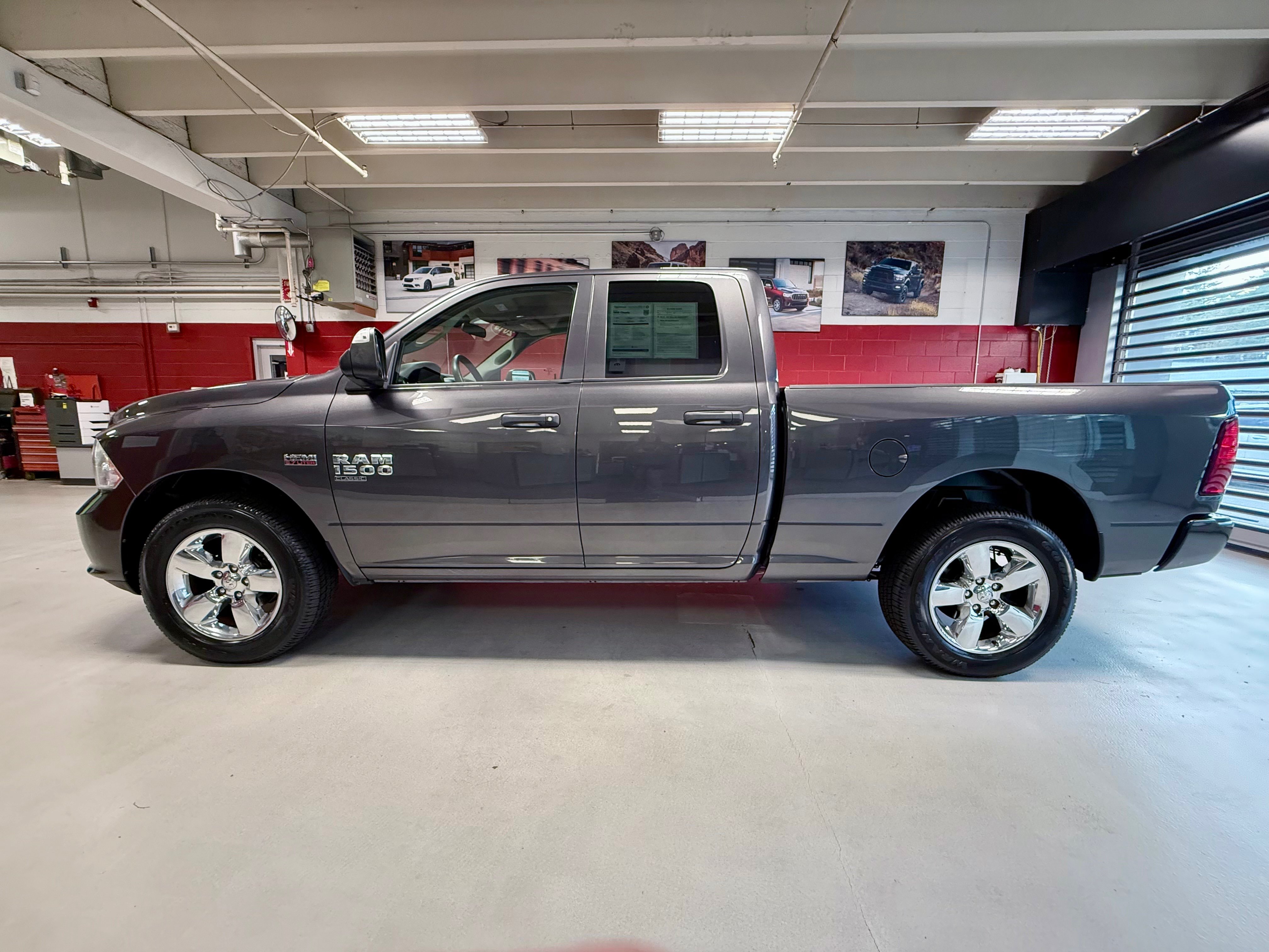 Used 2019 RAM 1500 Express w/ Express Value Package AWD/4WD image 2