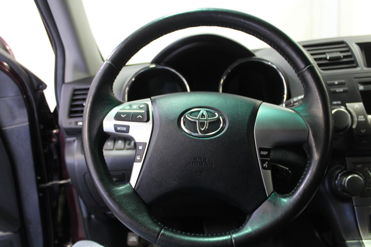 Used 2011 Toyota Highlander SE w/ Convenience Pkg AWD/4WD image 8