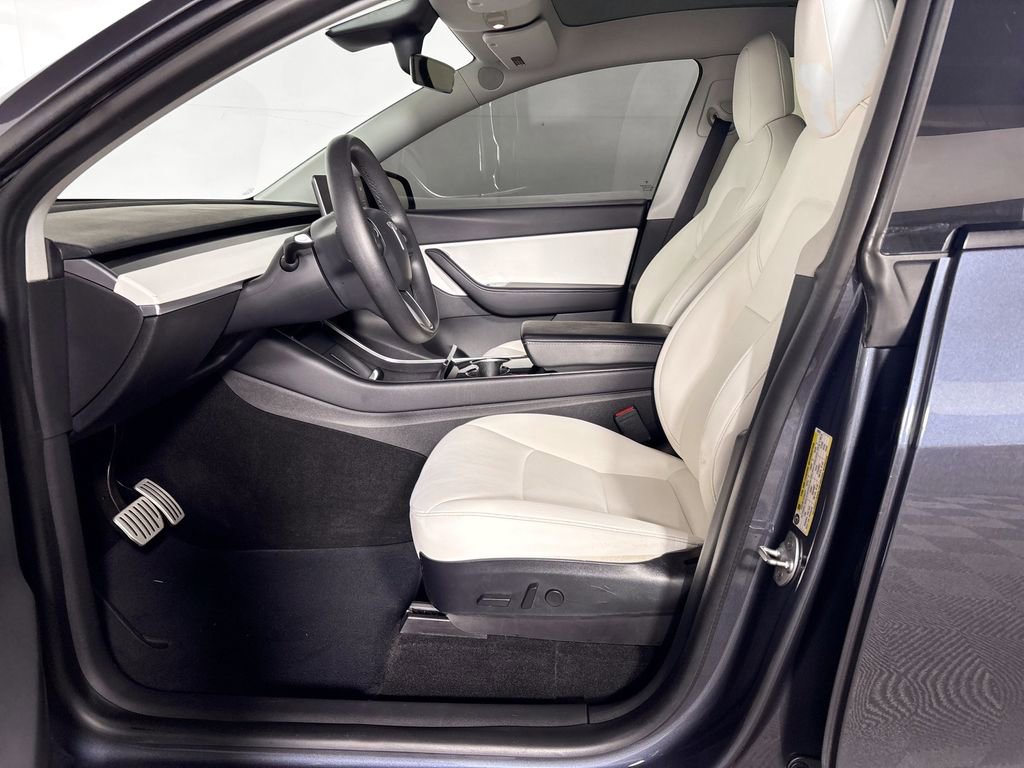 Used 2020 Tesla Model Y Long Range image 11