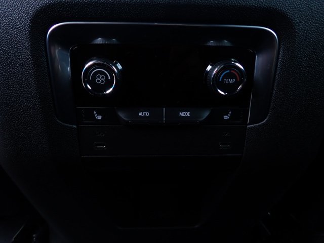 New 2026 Chevrolet Suburban LT w/ Comfort Package AWD/4WD image 12
