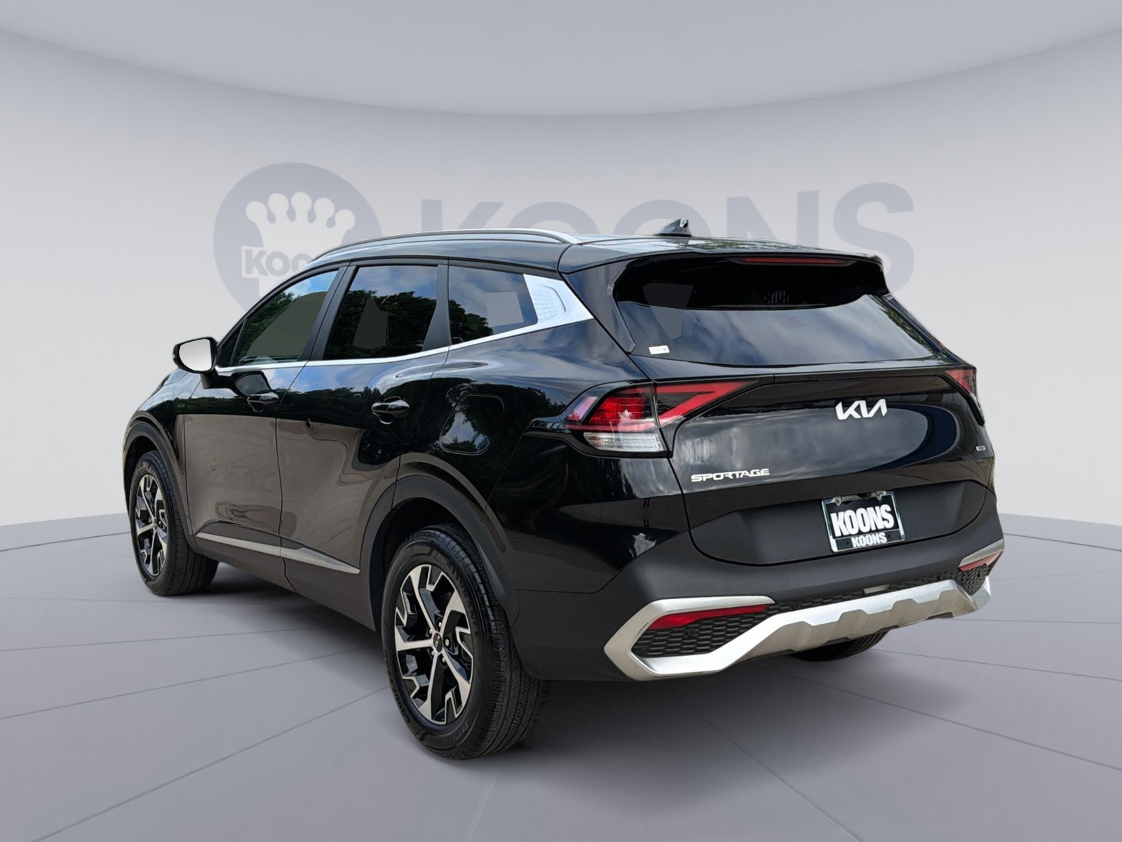 Used 2023 Kia Sportage EX AWD/4WD image 4
