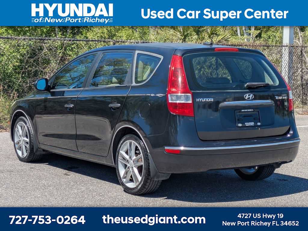 Used 2009 Hyundai Elantra w/ Premium-Sport Pkg 2 image 4