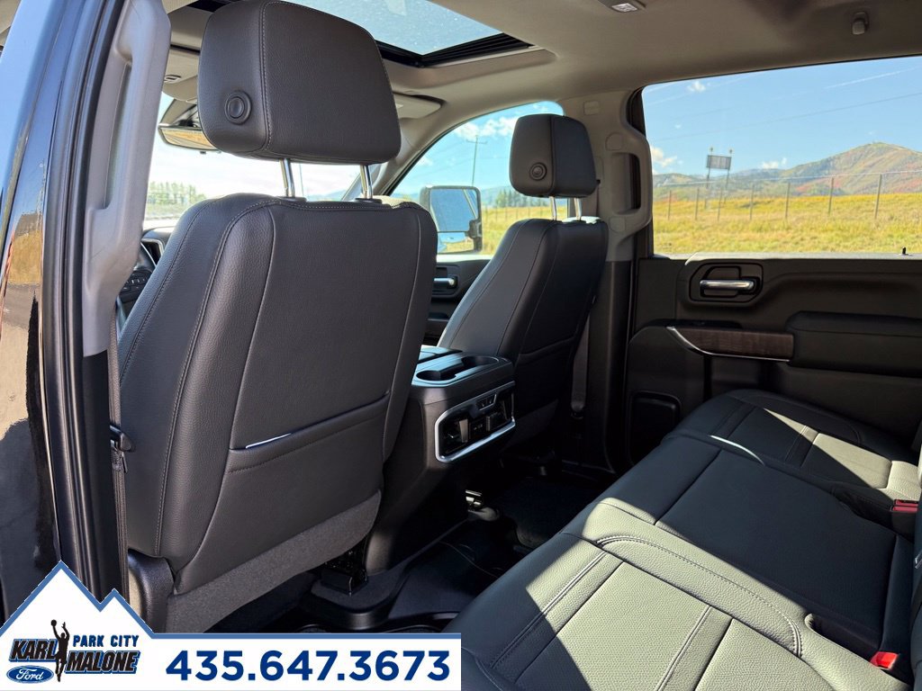 Used 2022 GMC Sierra 2500 Denali w/ Denali Black Diamond Edition AWD/4WD image 31
