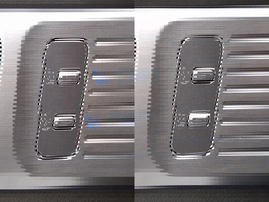 Used 2024 Hyundai Santa Fe Limited image 29