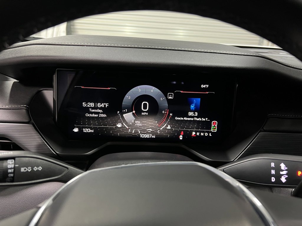 Used 2025 GMC Acadia Elevation image 29