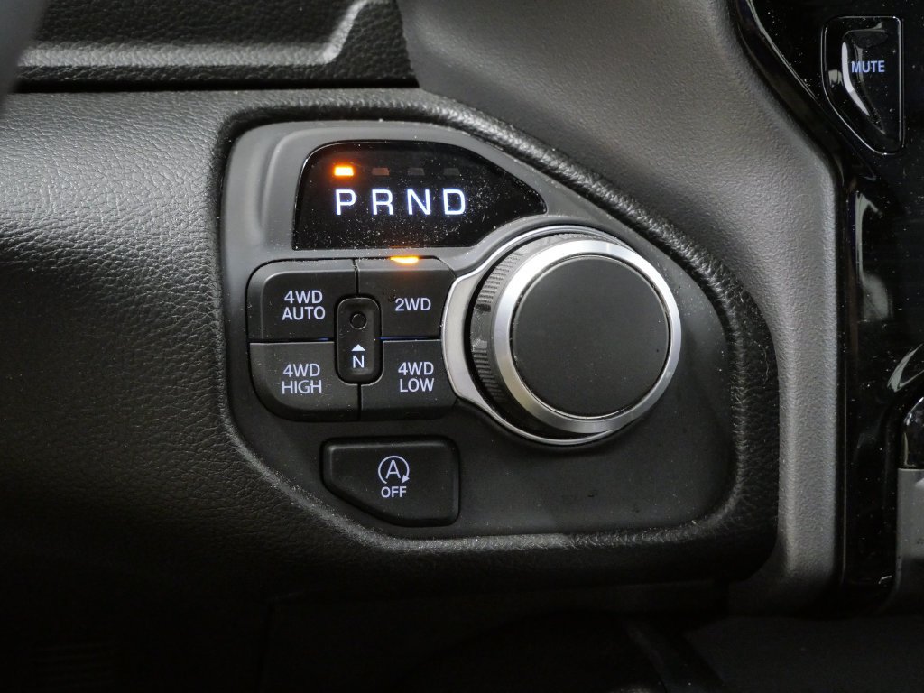 Used 2025 RAM 1500 Big Horn AWD/4WD image 24